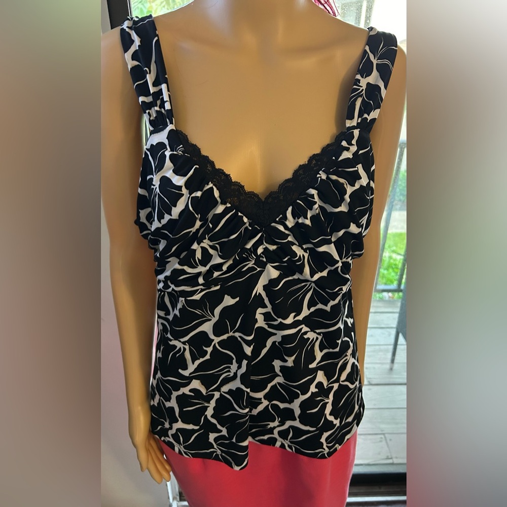 White House Black Market sleeveless top. Black and white with lace. Sz. XL